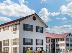 Super 8 by Wyndham Sevierville Riverside