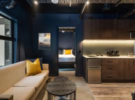 Abstract Hotel Orlando Tourists