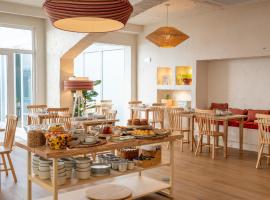 Praia FLH Hotels Ericeira Orlando Tourists