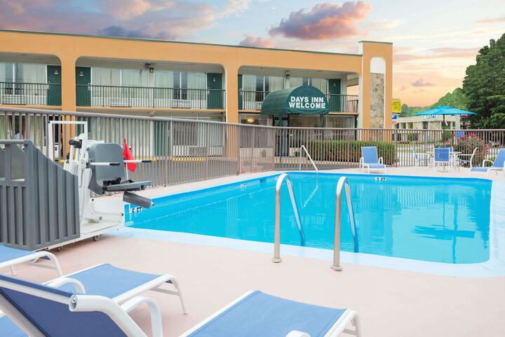 Days Inn By Wyndham Clayton - thumb 1