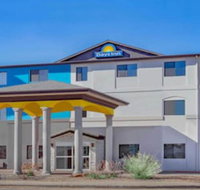 Days Inn by Wyndham Bernalillo - Orlando Tourists