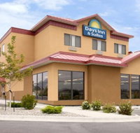 Days Inn  Suites by Wyndham Bozeman - Orlando Tourists