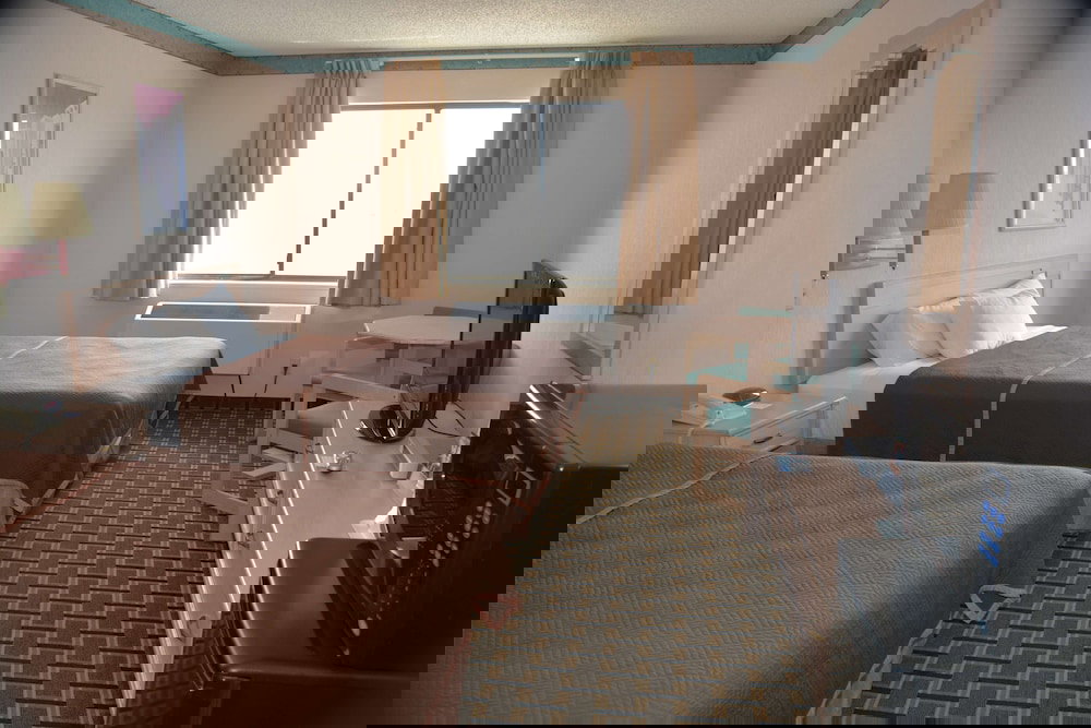 Rodeway Inn - thumb 1