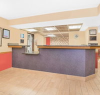 Super 8 by Wyndham Marshalltown - Orlando Tourists