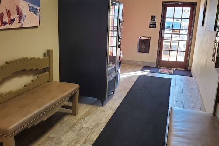 Super 8 By Wyndham Taos - thumb 2