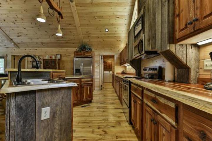 COE Z Cabin Escape Beautiful Spacious Ranch Style Cabin With Three King Bedrooms. - thumb 2