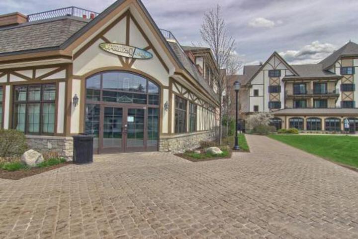 781 Disciples Village Condo - thumb 2