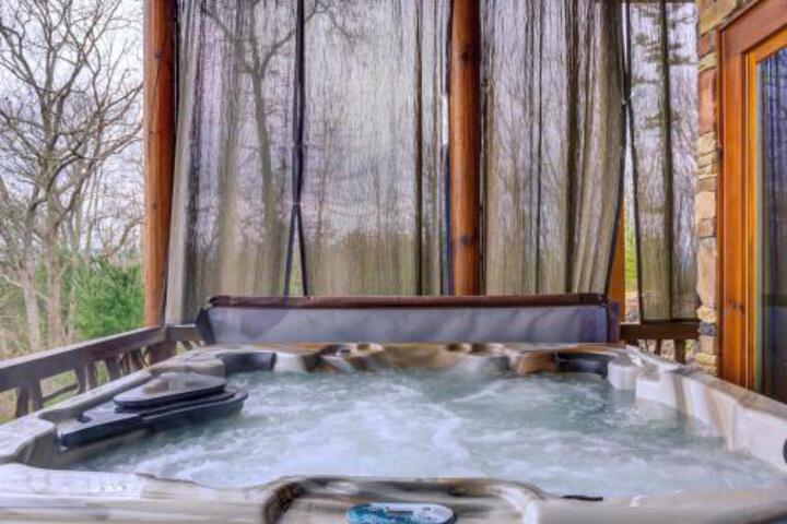 Cinnamon Bear Lodge - thumb 1