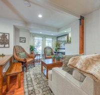 Idyllwild Fine Arts Cabin with Art Studio - Orlando Tourists