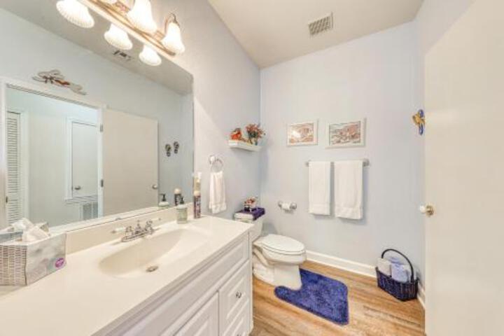 Cozy Retreat On Lake LBJ 2 Bed 2 Bath Vacation Home In Burnet - thumb 4