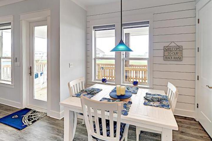 New Listing! Newly Built Waterfront Home W / Deck Home - thumb 2