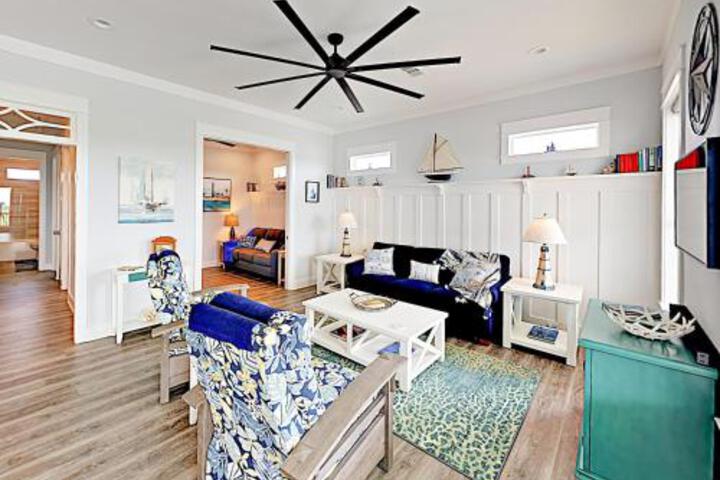 New Listing! Newly Built Waterfront Home W / Deck Home - thumb 4