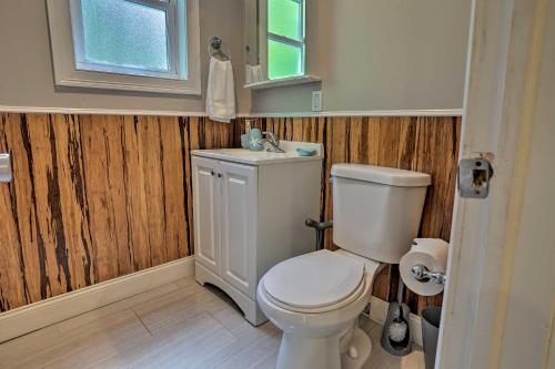 Pocono Lake Resort Home With Spacious Private Deck! - thumb 3