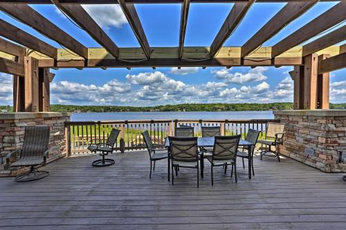 Pocono Lake Resort Home With Spacious Private Deck! - thumb 1