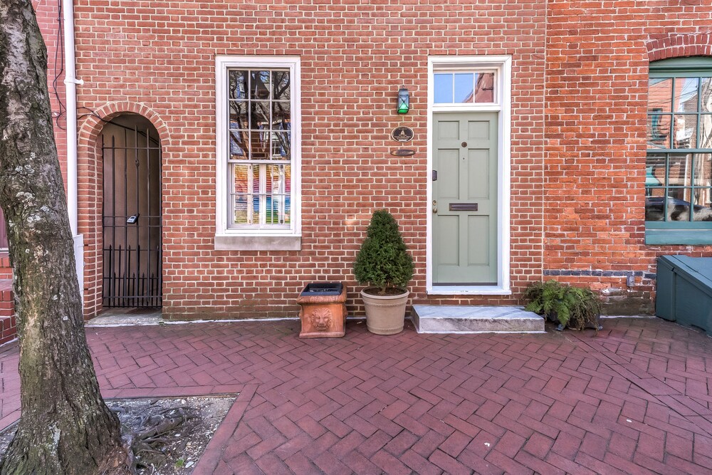 Historic Fells Point Home Steps From Waterfront - thumb 4