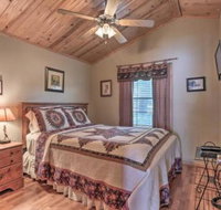 Cozy Milam Red Fox Cabin w / Porch on Toledo Bend - Orlando Tourists