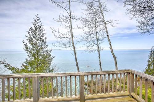 Gorgeous Charlevoix Home On Lake Michigan! - thumb 0
