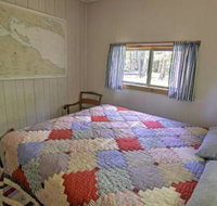 Rustic De Tour Village Cabin w / Deck on Lake Huron - Orlando Tourists