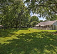Grand Lake Area Cottage w / Patio Steps from Lake - Orlando Tourists