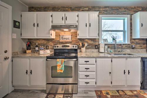 Bluffton Home W / Fire Pit Backyard Beach & Lake! - thumb 5