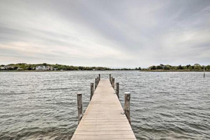 Sag Harbor Home W / Deck Dock & Private Beach! - thumb 0