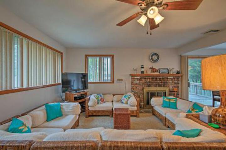 Sag Harbor Home W / Deck Dock & Private Beach! - thumb 6