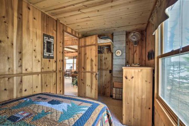 Cozy Cabin W / Boats Fire Pit & Deck On Little Lake - thumb 3