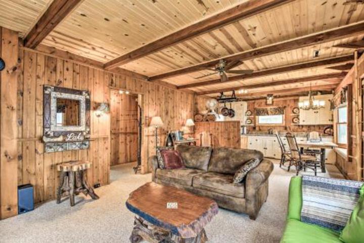 Cozy Cabin W / Boats Fire Pit & Deck On Little Lake - thumb 0