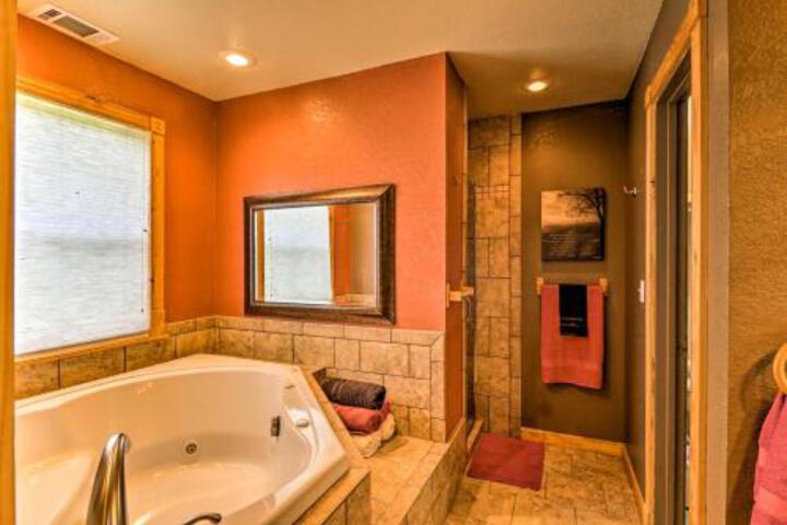 Lamar Cabin & Deck With Hot Tub Lake & Mtn Views - thumb 6