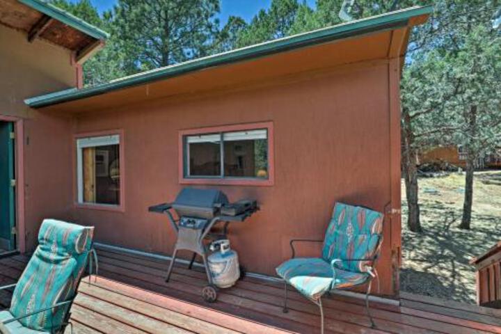 Cabin With Deck & Hot Tub 2 Miles To Ski Apache! - thumb 0