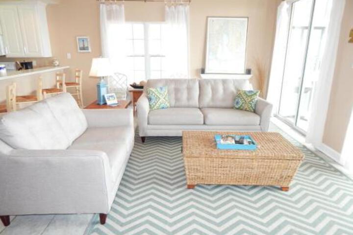 076 Beach Club 301 Unit A Home - thumb 1