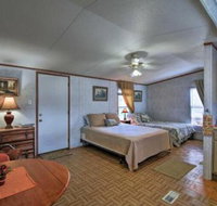 Quiet Utopia Cabin w / Deck  Walking Trails - Orlando Tourists
