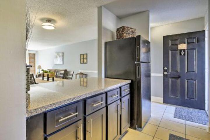 Tampa Townhome W / Pool Near Top Attractions! - thumb 0