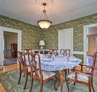 Historic Arlington Deming House on Route 7A - Orlando Tourists