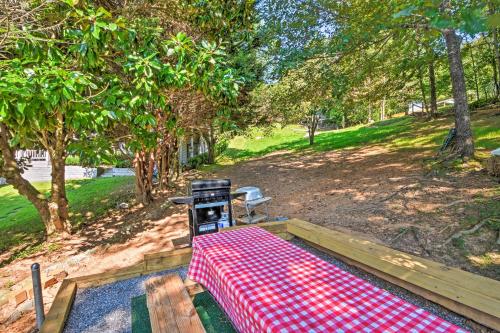 NEW Nottely Lake Cottage W / Hot Tub Kayaks & Games - thumb 6