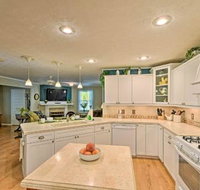 NEW Nottely Lake Cottage w / Hot Tub Kayaks  Games - Orlando Tourists
