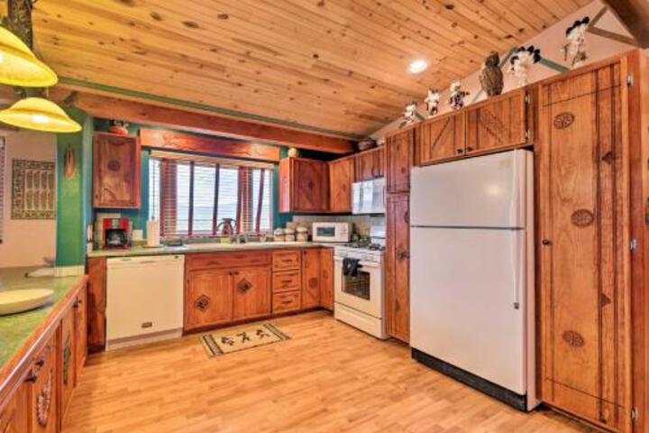 House On 1 / 2 Acre 30 Min To Taos Ski Valley! - thumb 0