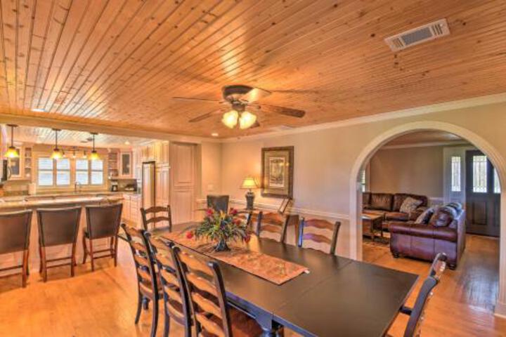 Serving Southern Charm: Clarkesville Retreat - thumb 0
