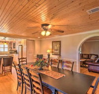 Serving Southern Charm Clarkesville Retreat - Orlando Tourists