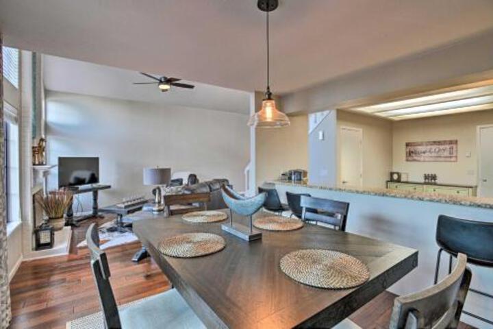 Spacious Centennial Townhome W / Private Deck! - thumb 0