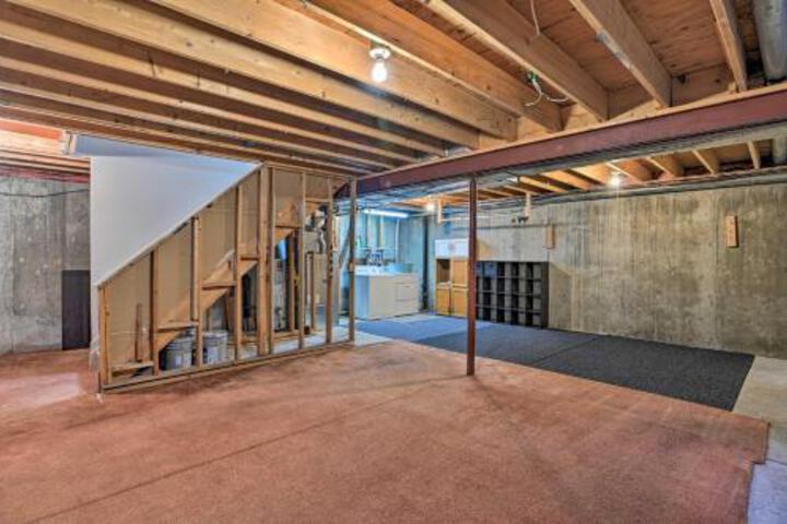 Spacious Centennial Townhome W / Private Deck! - thumb 5