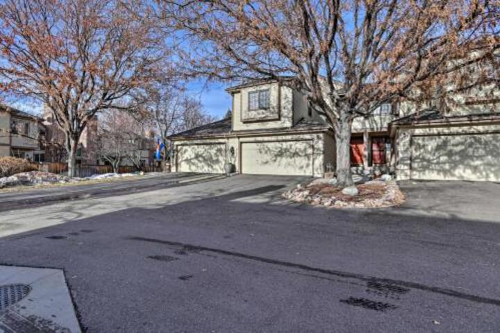 Spacious Centennial Townhome W / Private Deck! - thumb 2