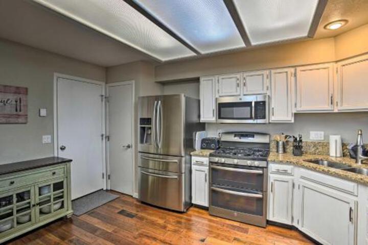 Spacious Centennial Townhome W / Private Deck! - thumb 3