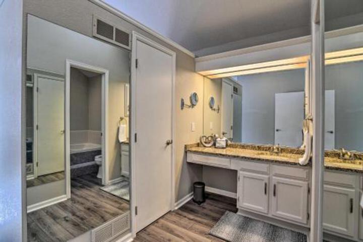 Spacious Centennial Townhome W / Private Deck! - thumb 4