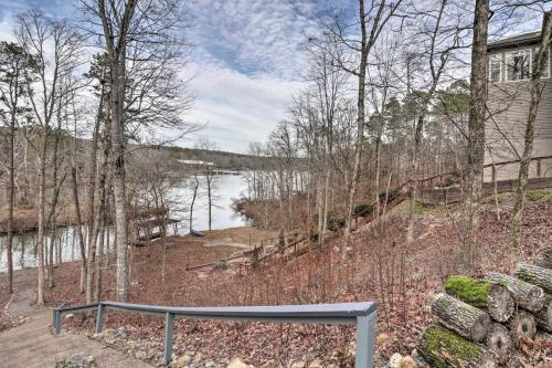 Lakefront Hot Springs Getaway W / Deck & Dock! - thumb 0