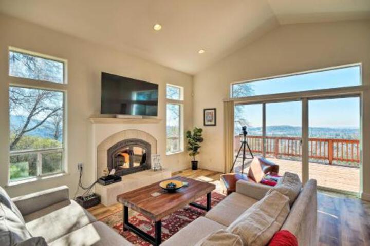 Quiet Retreat With Hot Tub & Sierra Mtn View! - thumb 5