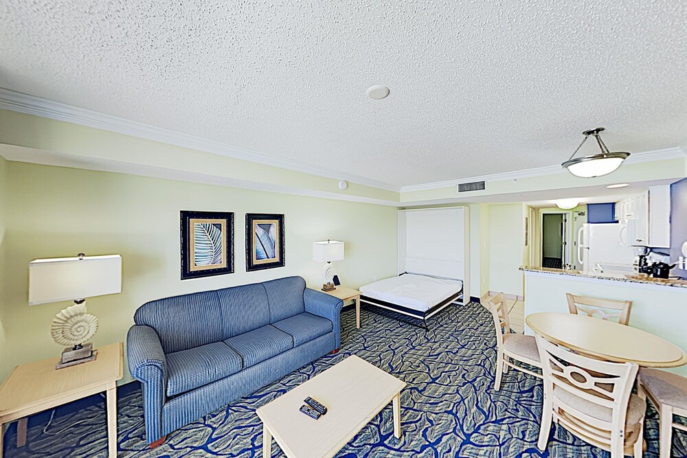 New Listing! Oceanfront W / Balcony & Pools 1 Bedroom Condo - thumb 2