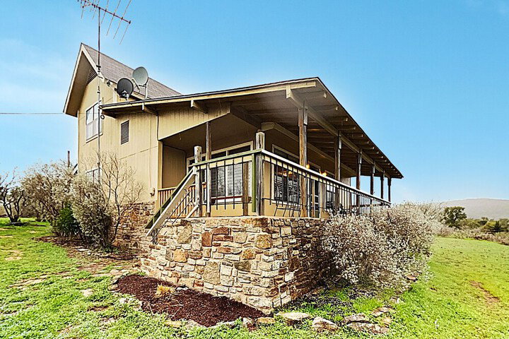 New Listing! 1 Acre Lakefront W / Fishing Dock 2 Bedroom Home - thumb 2