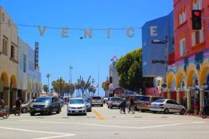 Unique Romantic 2br+loftatvenice Short / Long Stay 2 Bedroom Apts - thumb 0