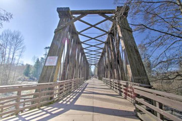 Quiet Sequim Home Walk To Dining & Festivals - thumb 4